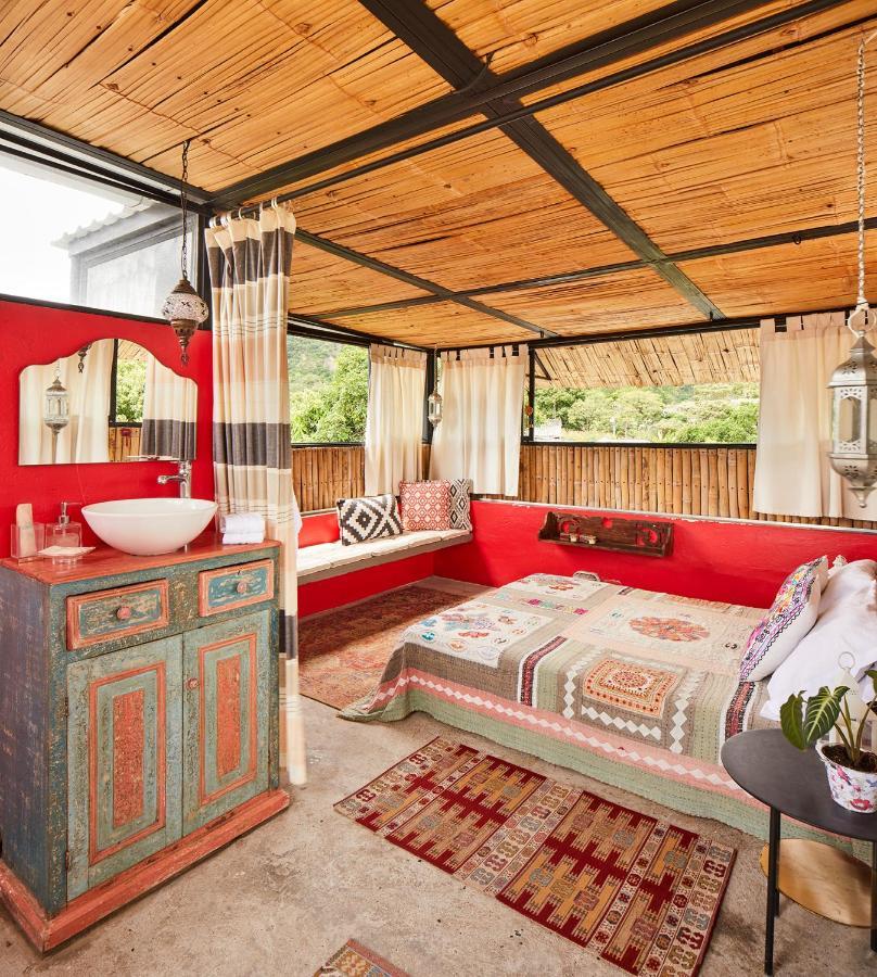 Bed and Breakfast Casa Amberes Гонда Экстерьер фото