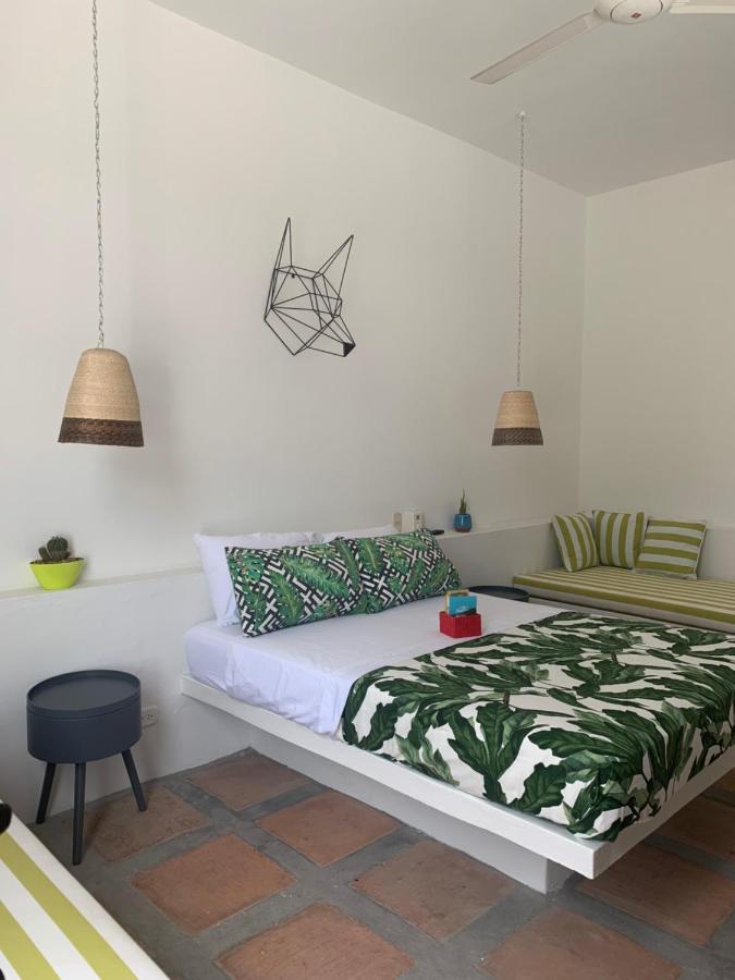 Bed and Breakfast Casa Amberes Гонда Экстерьер фото