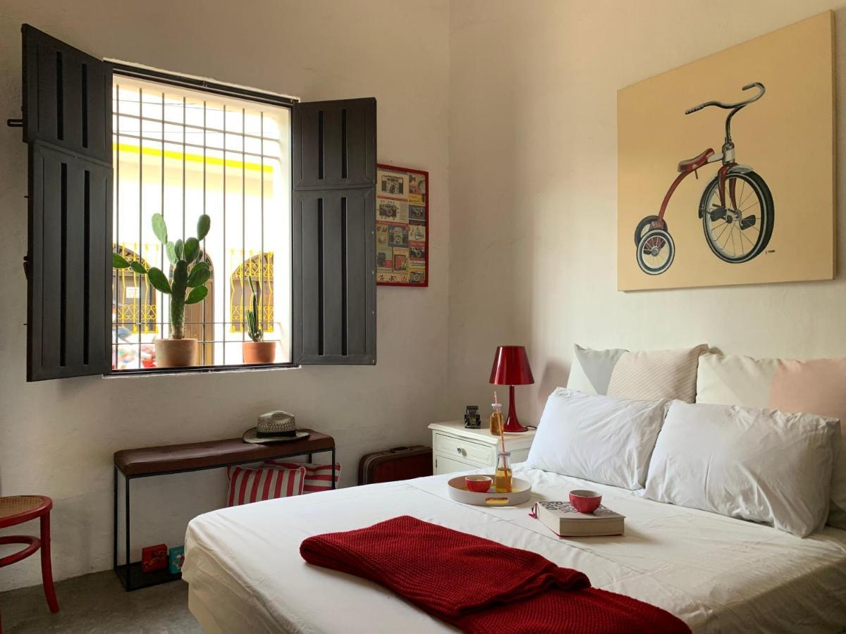 Bed and Breakfast Casa Amberes Гонда Экстерьер фото